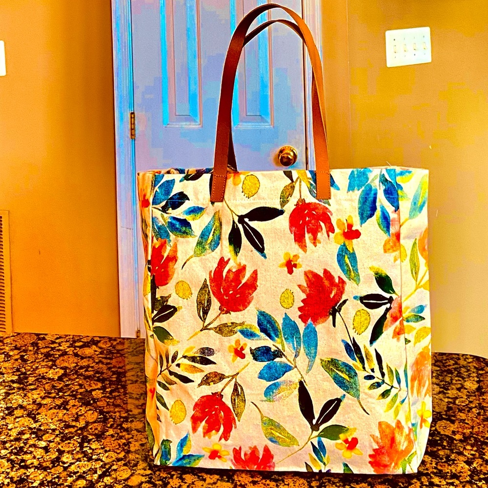 🎁Sold🎁Ecco lo  Gorgeous Floral Canvas Pompom  Shopping Tote bag.Made in India - Picture 7 of 9